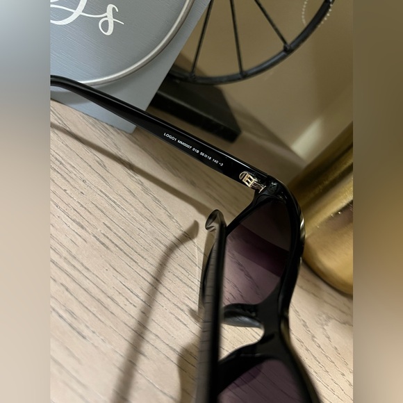 New Max Mara Sunglasses - Picture 5 of 5